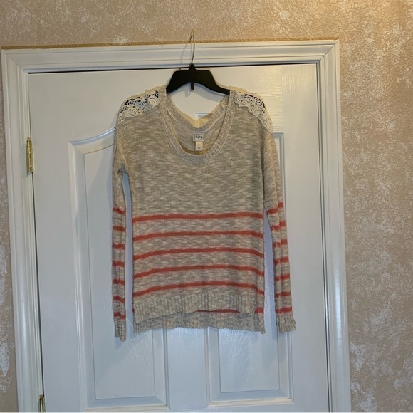 Women’s Daytrip Scoop Neck Sweater - Picture 2 of 5